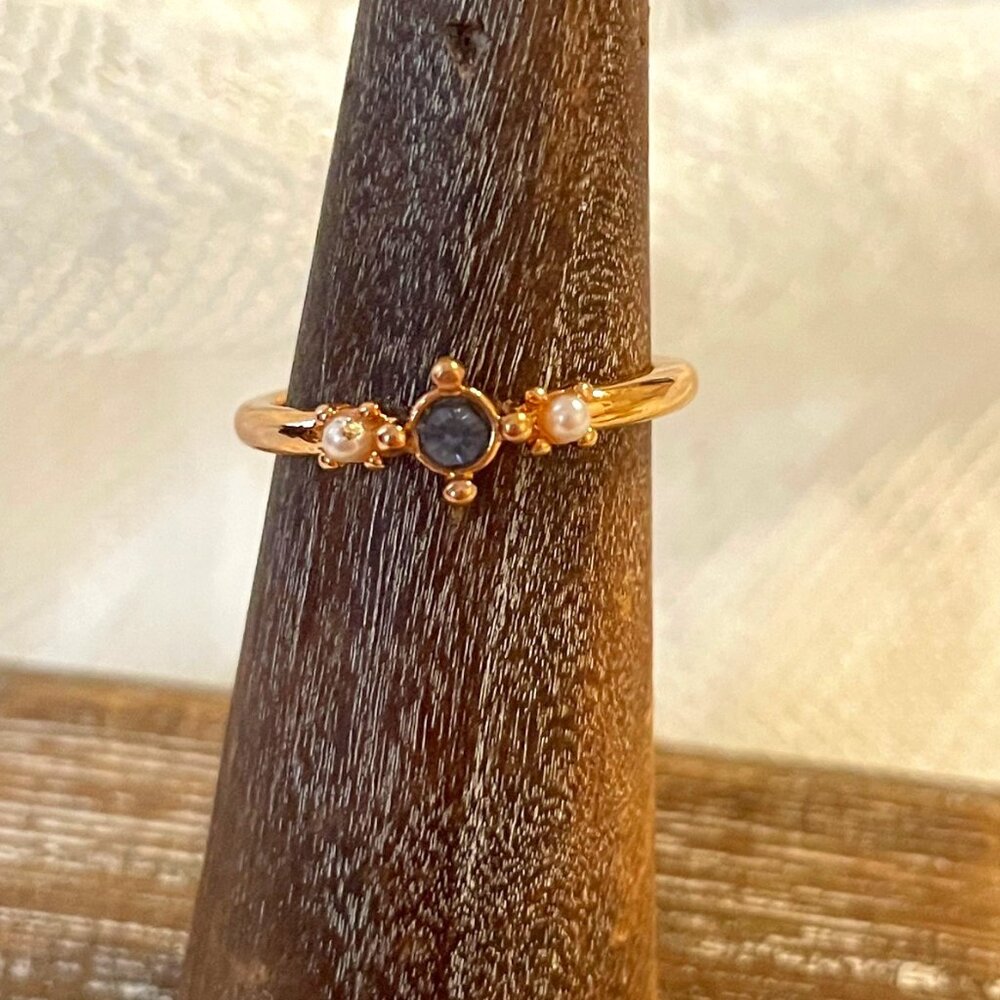 Dainty Gold Ring with Pear Baguette & Moss Crystal – Minimalist Beauty